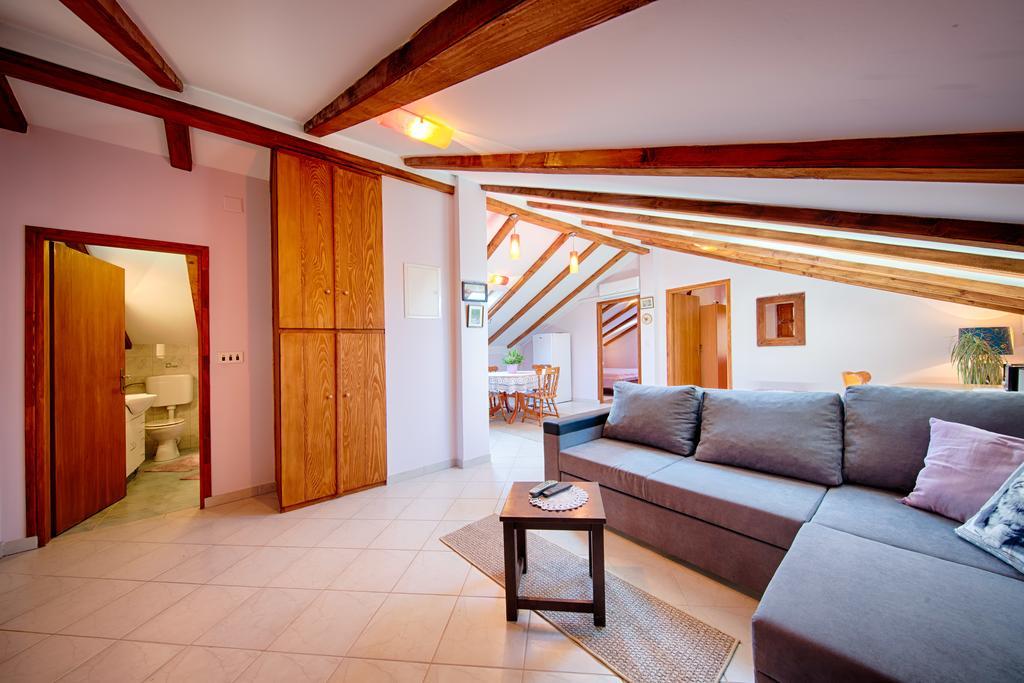 Apartments Pol Murvu Vis Exterior foto