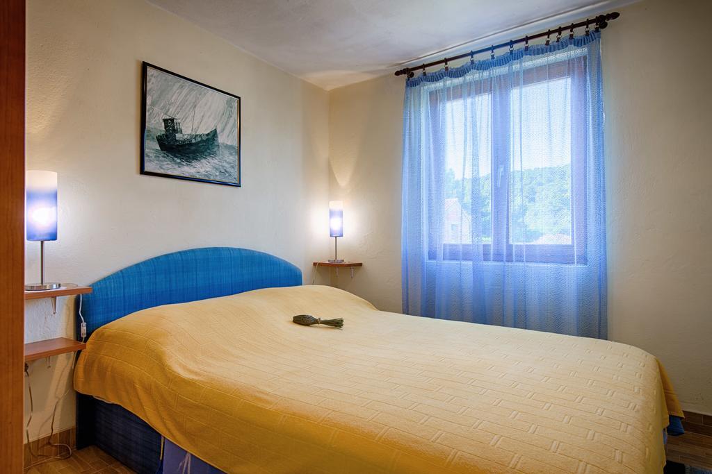 Apartments Pol Murvu Vis Exterior foto
